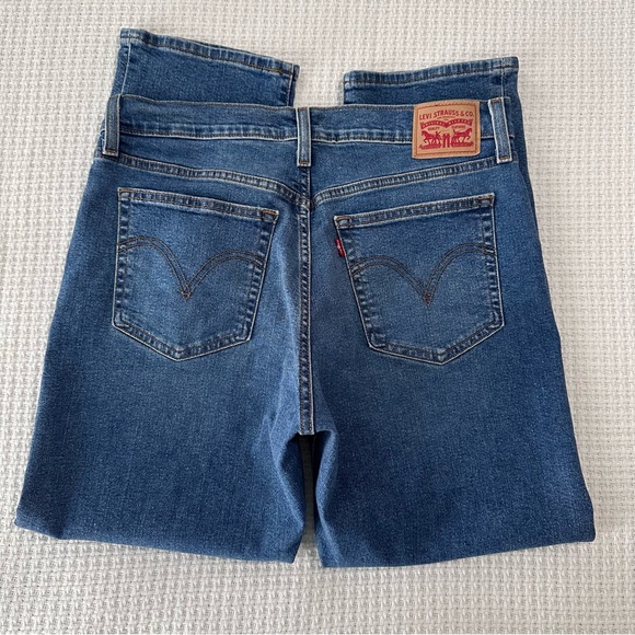 Levi's Wedgie Straight Leg Jeans Womens 32 Classic Button Fly Stretch Denim - Picture 4 of 10